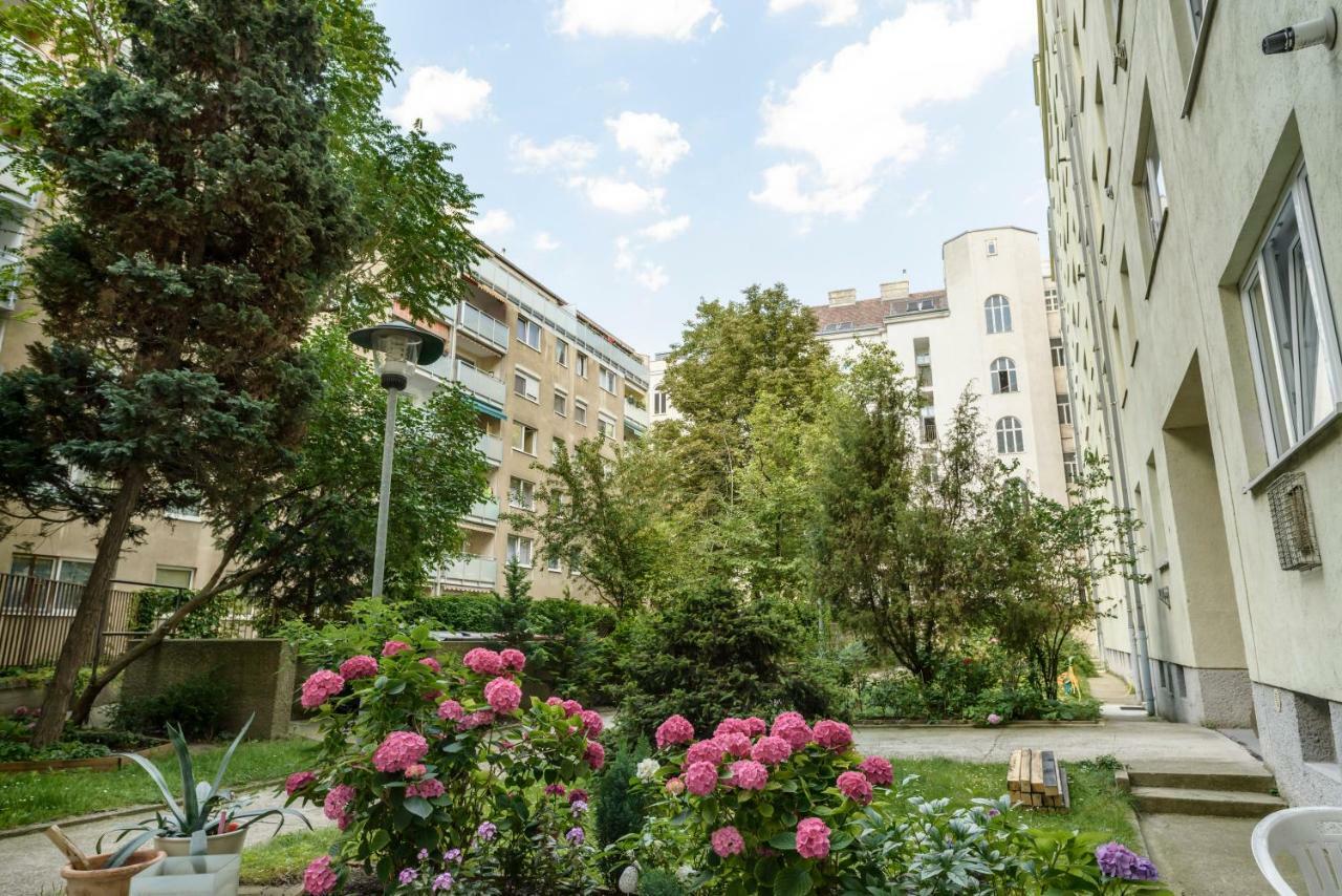Ferienwohnung Kriehubergasse by ichbucheAT Wien Exterior foto